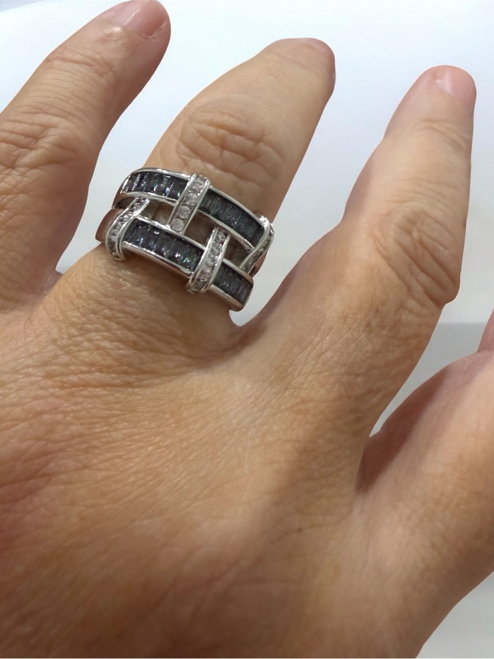 Silver plated Alexandrias and circonia Crisscross Ring - Women Jewelry size 6